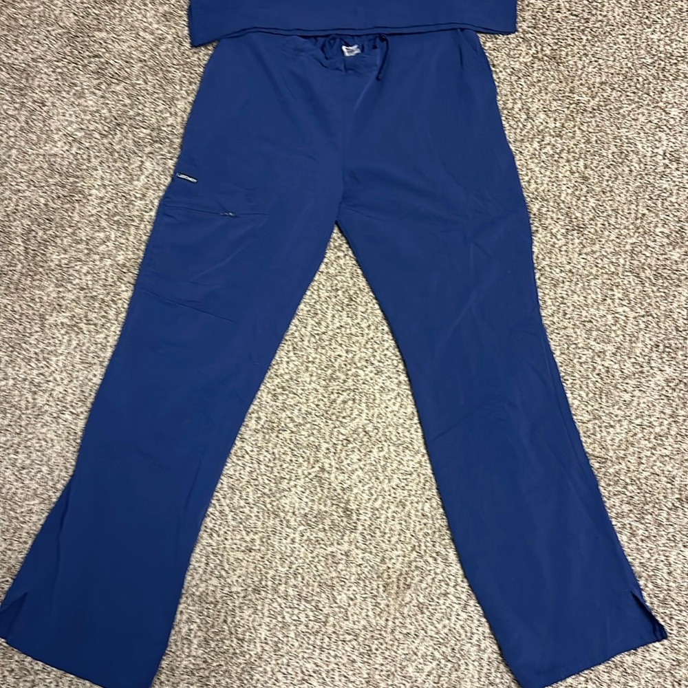 Jockey women’s scrub set navy. Top XS (fits like medium), bottom medium